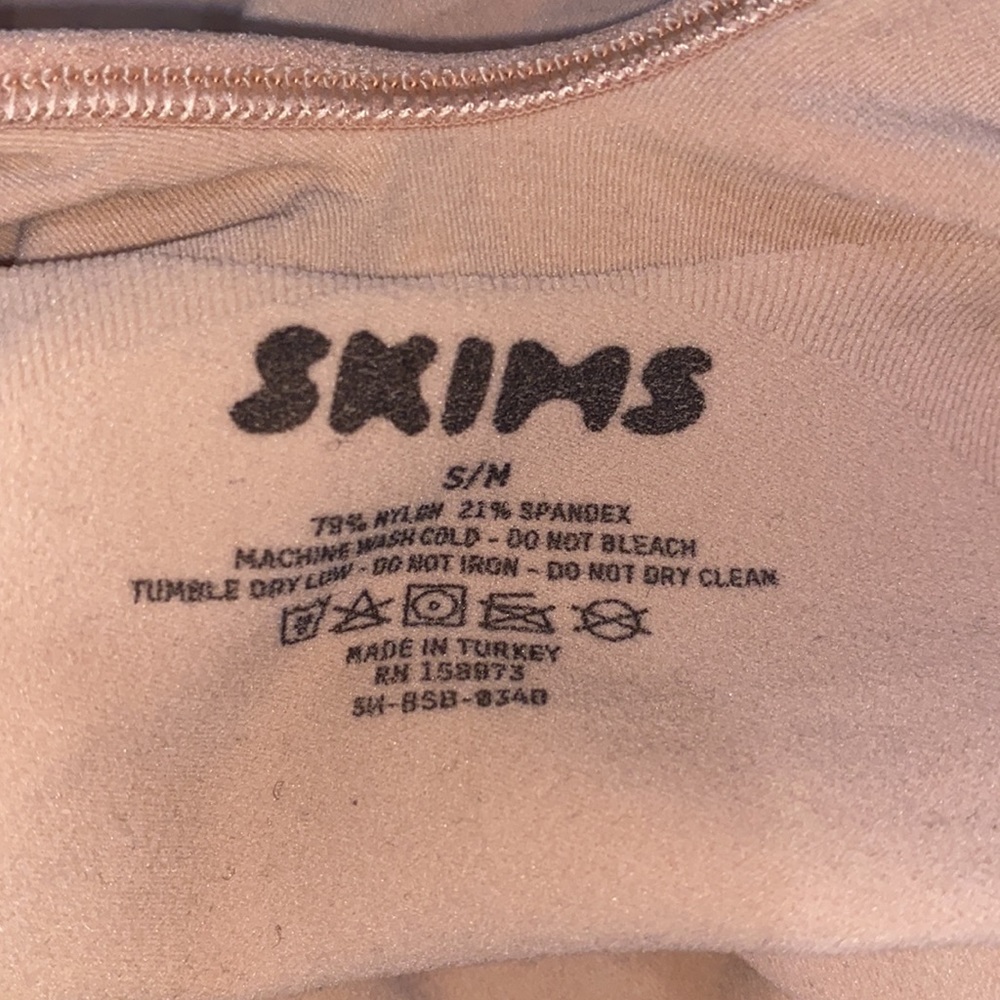 SKIMS SCULPTING BODYSUIT W. SNAPS - Picture 5 of 5